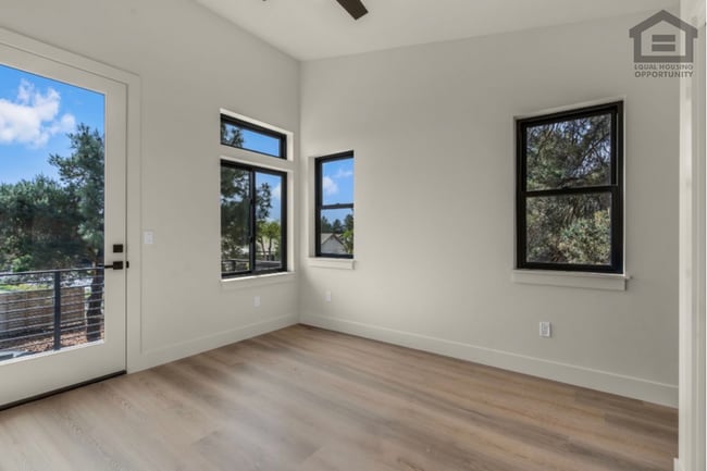 Building Photo - Luxury Townhomes in Redmond, OR! BRAND NEW! NEVER LIVED IN! -- 2 Bed & 3 Bed Floorplans!