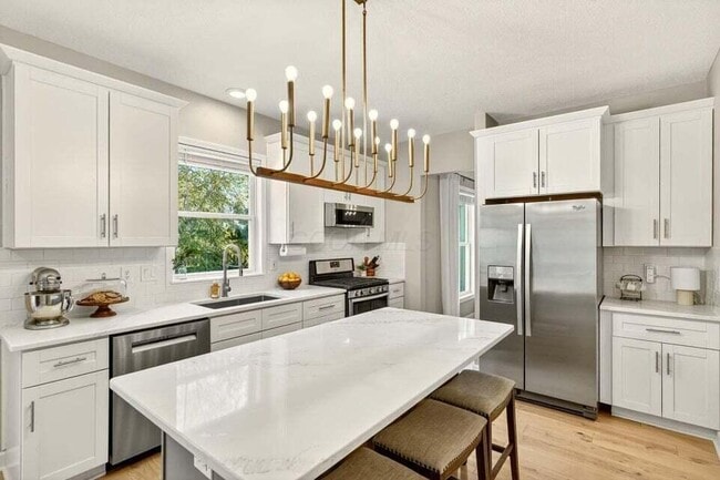 Building Photo - 5692 Sugarwood Dr