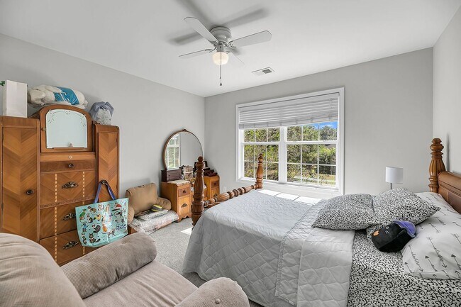 Building Photo - Spacious & Well-Maintained Home for Rent in North Charleston