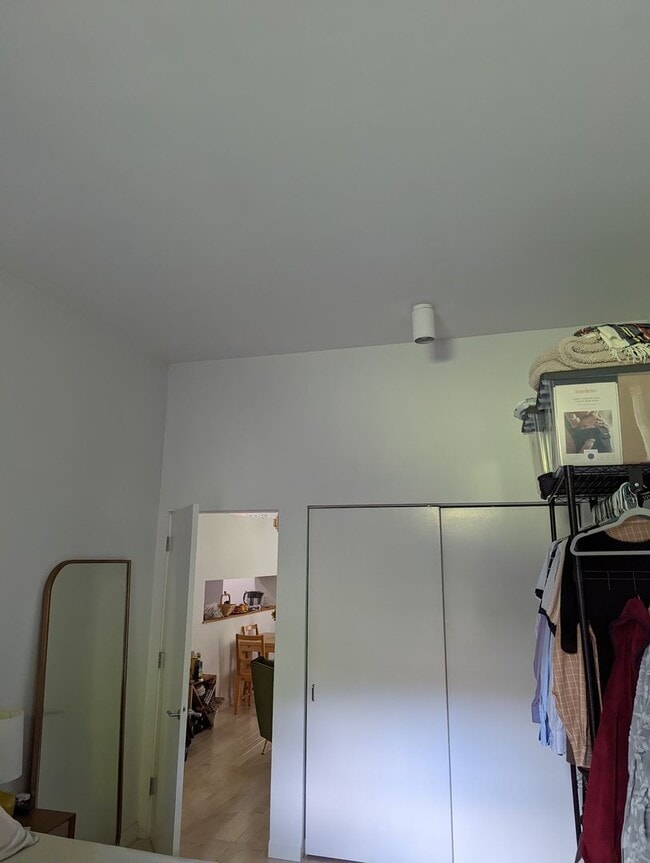 Building Photo - Mid Cambridge 1 bedroom with garage parking for 9/1