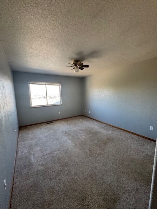 Building Photo - Stone Creek Condos- 3 Bedroom