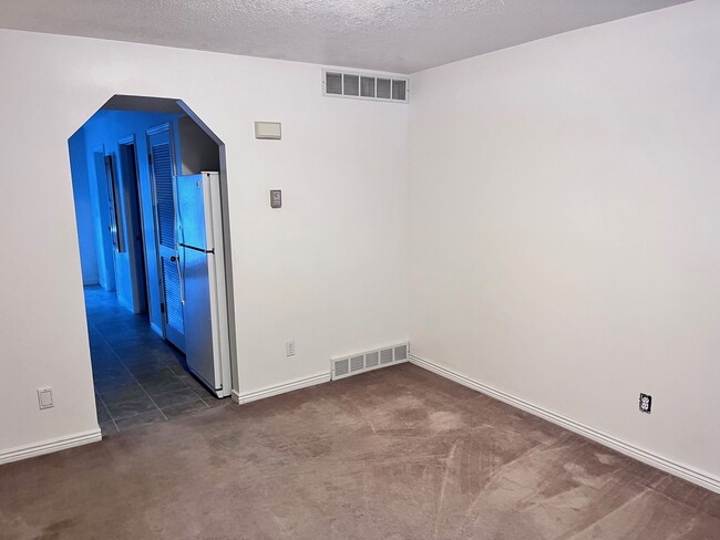 Building Photo - 280 E 700 S