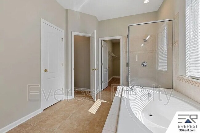 Building Photo - 47 Bassett Ln