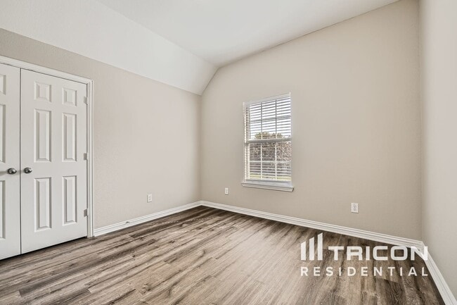 Building Photo - 3817 Basswood Ln