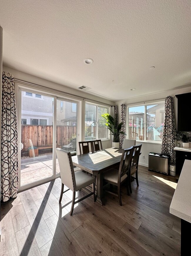 Building Photo - North Natomas Home