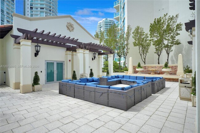 Building Photo - 250 Sunny Isles Blvd