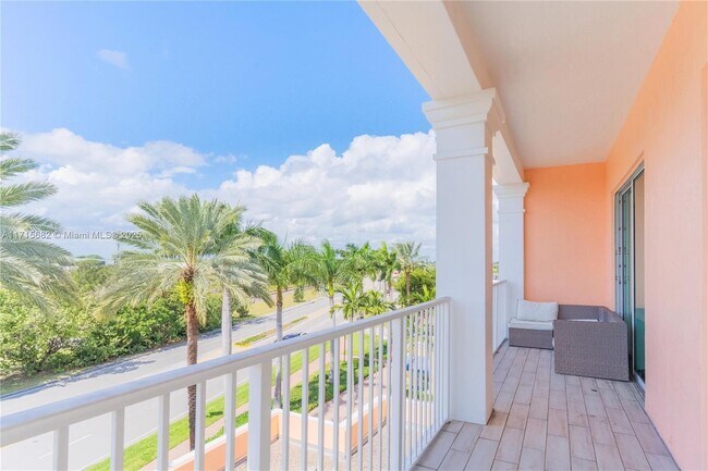 Building Photo - 802 W Windward Way