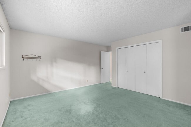 Building Photo - Beautifully Maintained Rental Home with an...