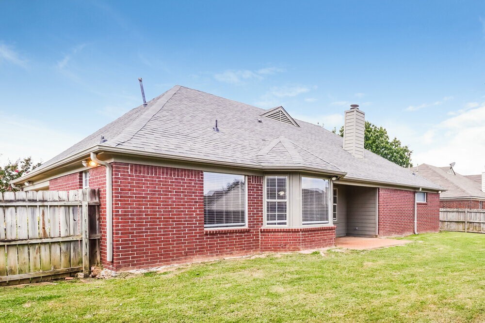Building Photo - 990 Jessa Cove