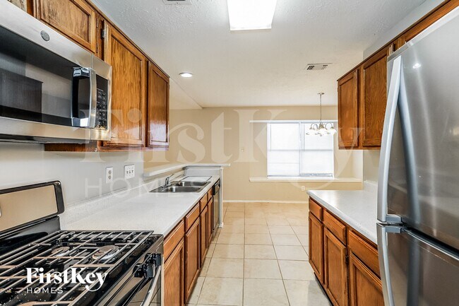 Building Photo - 2606 Olster Dr