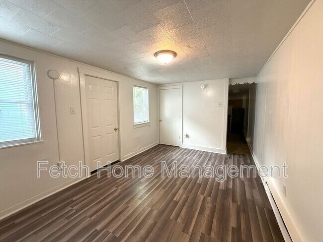 Building Photo - 141 S Prince St
