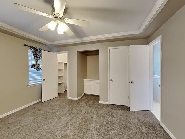 Building Photo - 204 Murray Ln