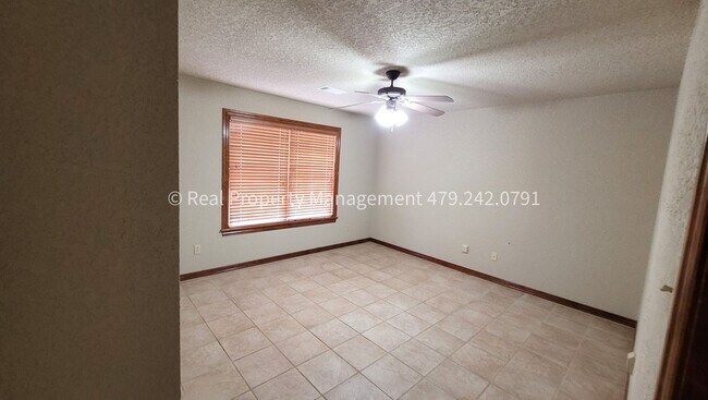 Building Photo - COMING IN JULY! Beautiful 3 bed/2 bath Hom...