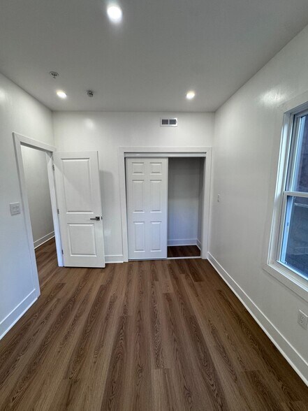 Building Photo - 647 N 16th St