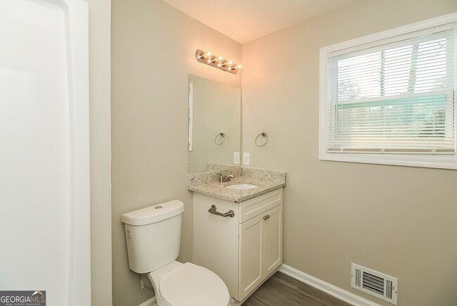 Building Photo - 2875 Kathryn Cir SW