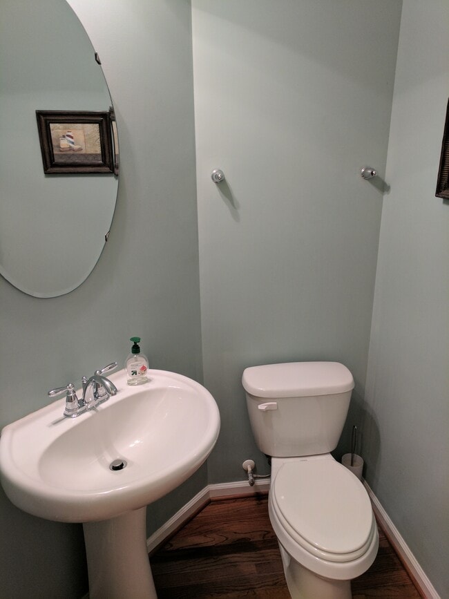 Building Photo - 850 Rockcreek Rd