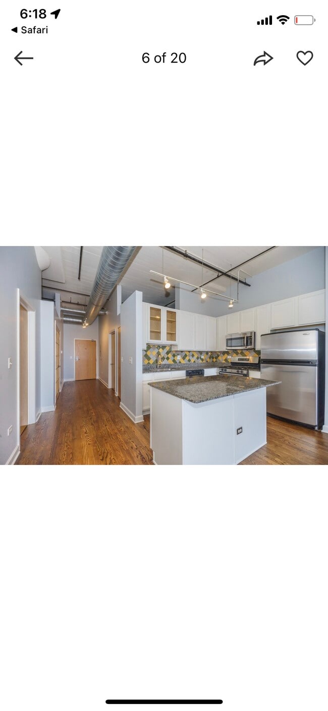 Building Photo - 221 E Cullerton St