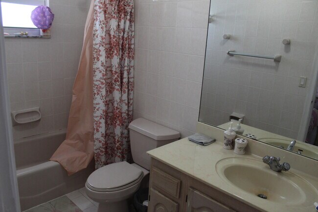 Building Photo - 13847 Geranium Pl