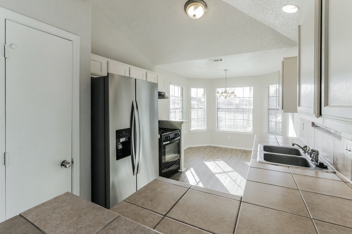 Building Photo - 1331 Glencliff Ct