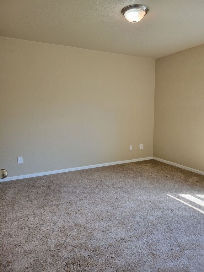 Building Photo - 101StoneCanyon