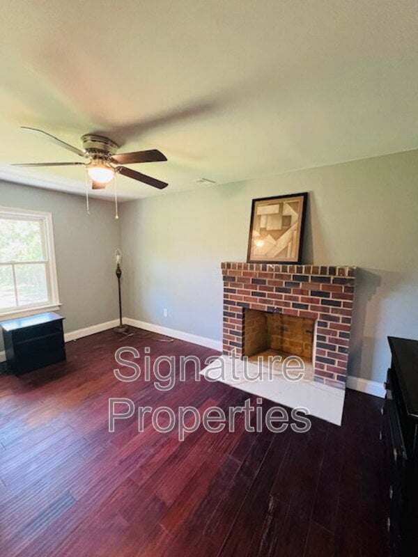 Building Photo - 13225 Old Happy Hill Rd
