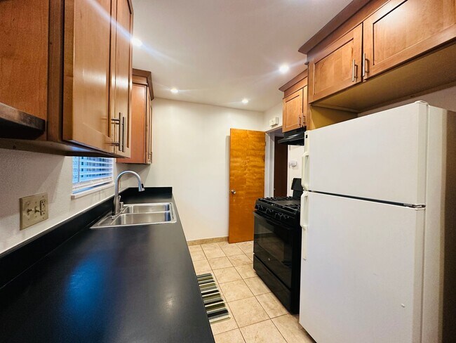 Building Photo - Chabot 4-plex