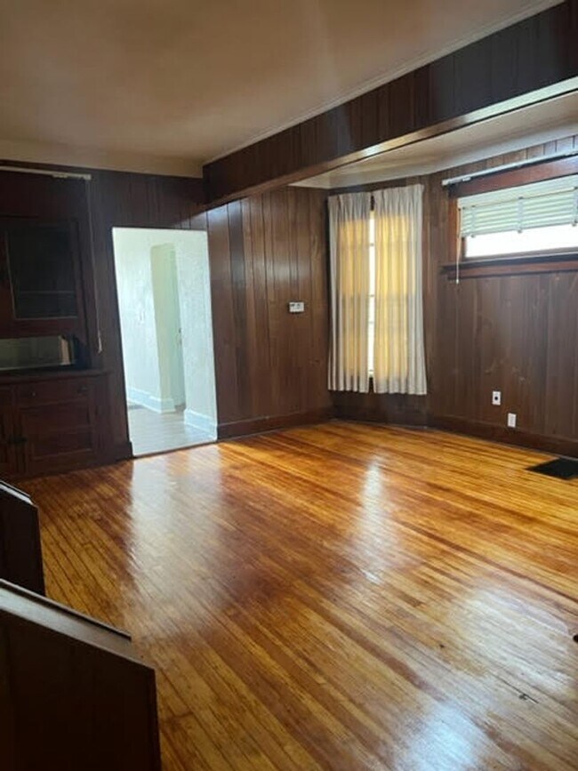 Building Photo - 1843-1845 W 3rd St