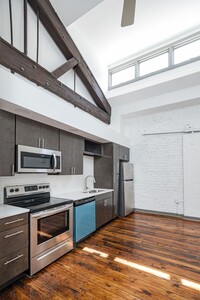 Building Photo - One bedroom in historic downtown Richmond