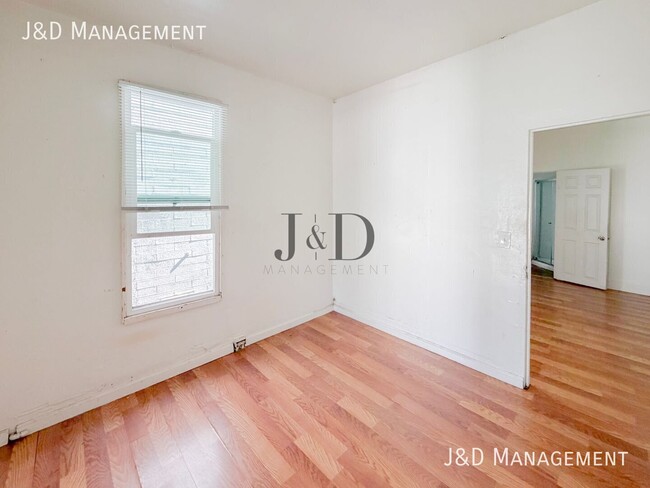 Building Photo - 545 1/2 25TH STREET-