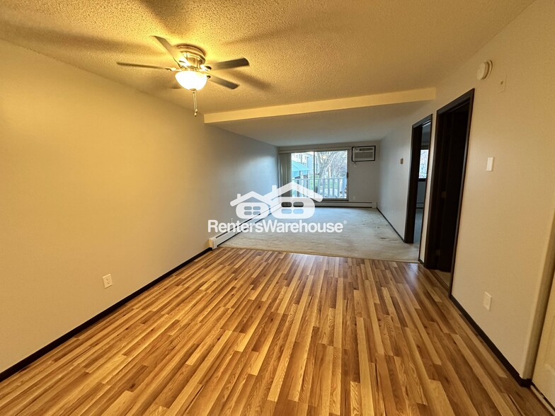 Building Photo - 1601 N Innsbruck Dr