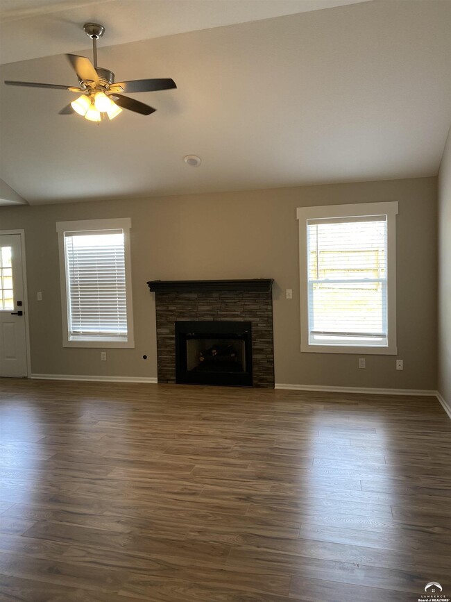 Building Photo - 628 Durham Ct
