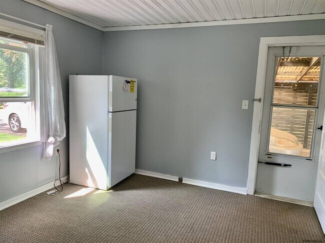 Building Photo - 934 Mohegan Rd