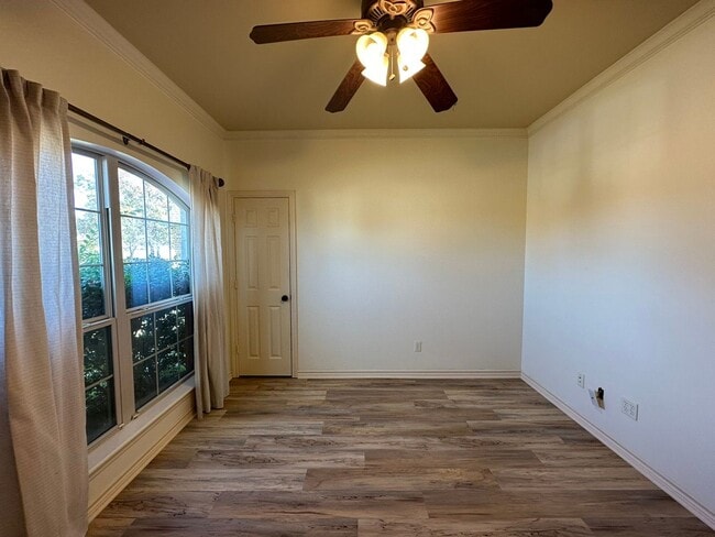 Building Photo - Coming Soon! Updated 5 Bedroom 3 Bath Home in South Tyler!