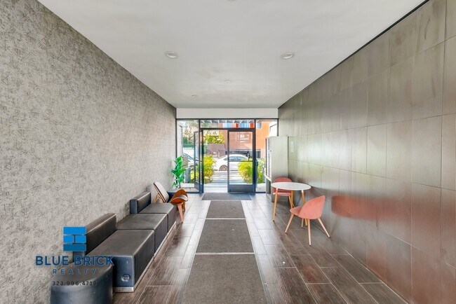 Building Photo - 5320 Corteen-18