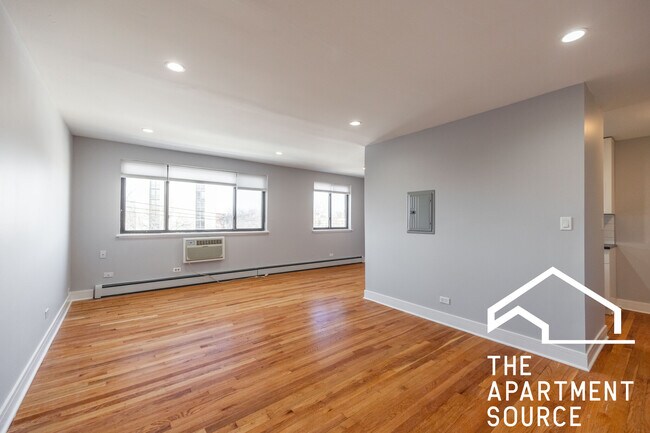 Building Photo - 6954 N Sheridan Rd