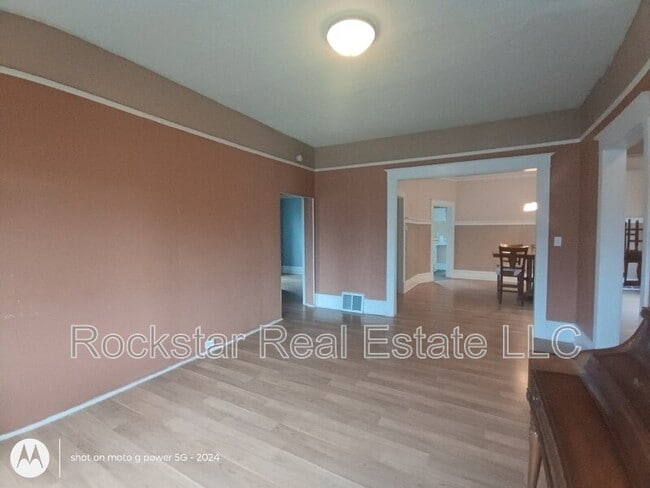 Building Photo - 519 E Ermina Ave