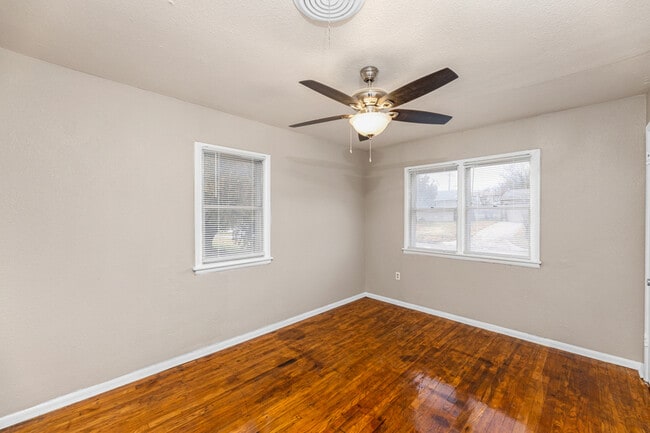 Building Photo - 2342 NW 38th Pl