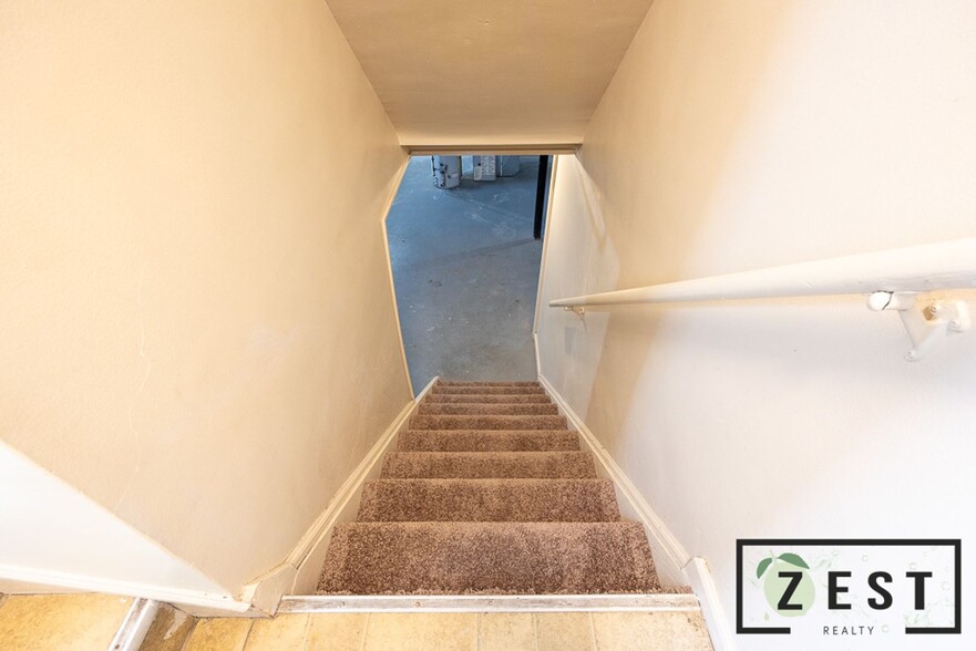 Building Photo - OPEN HOUSE SATURDAY MAY 3RD 2025 10-10:30A...
