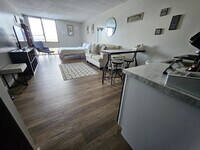 Building Photo - Cedar Lodge 204