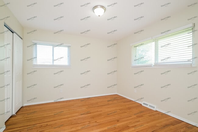 Building Photo - 2370 Mockingbird Ln