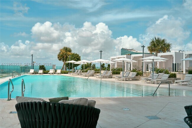 Building Photo - 300 Biscayne Blvd