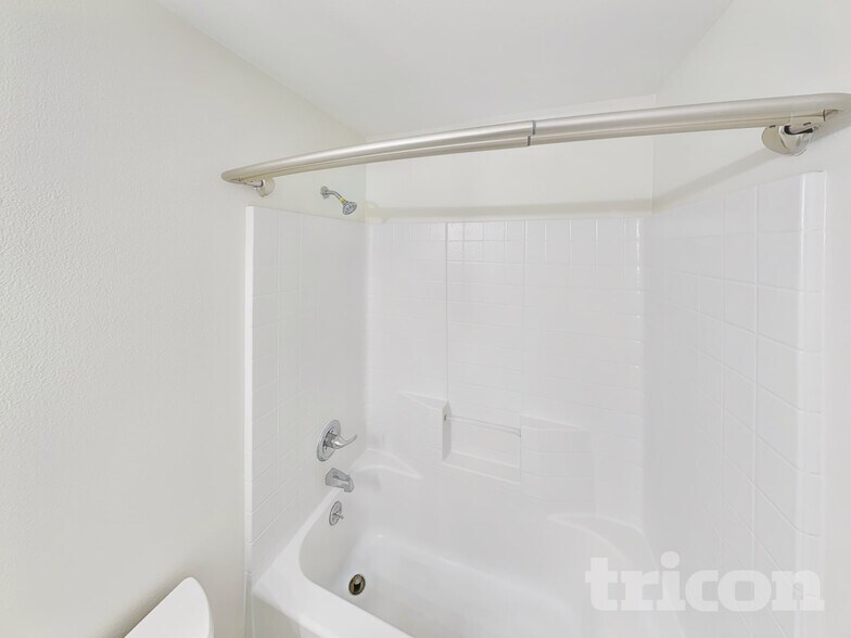 Building Photo - 407 SW Scotton Way