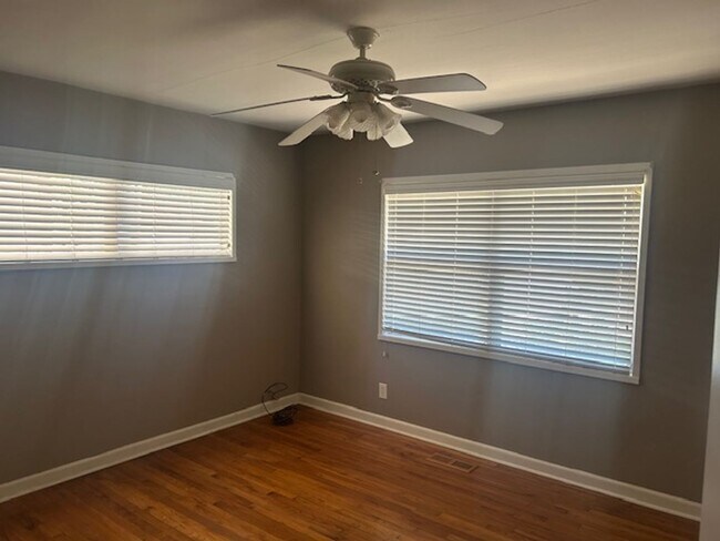 Building Photo - New On the Market!