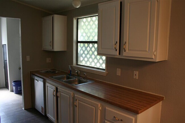 Building Photo - 181 Bradford Ln