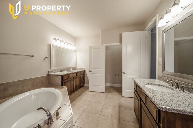 Building Photo - Rich woods in Frisco. Great location and S...