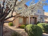 Building Photo - Presidio 3 Bed!