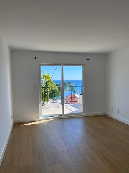 Building Photo - 18139 Coastline Dr