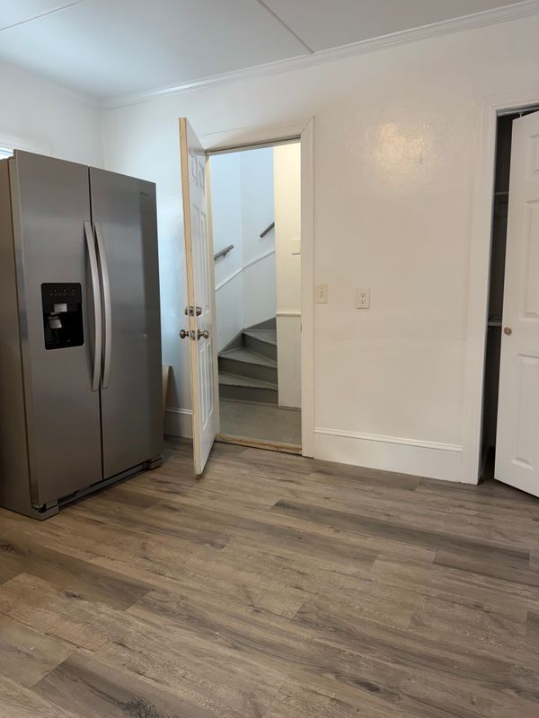 Building Photo - 82 Carpenter St