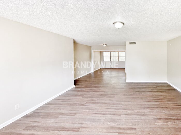 Building Photo - 2255 Tegner Dr