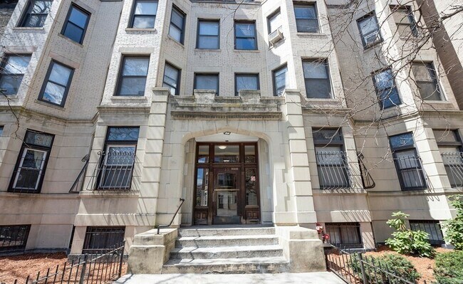 Building Photo - 39 Hemenway St